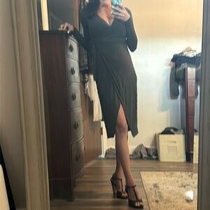 Green wrap dress. Barely used very comfortable and sexy!